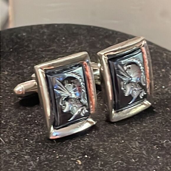 Vintage MCM silver tone intaglio Roman Centurion warrior bullet back cufflinks - Picture 5 of 14